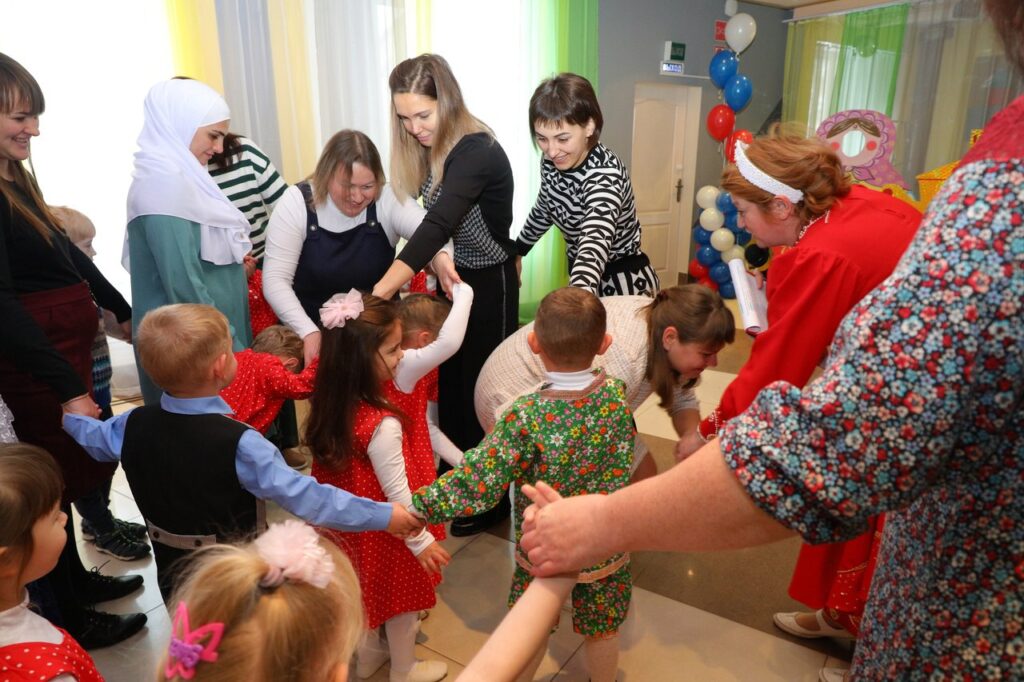 Народные игры с Еленой Маловой