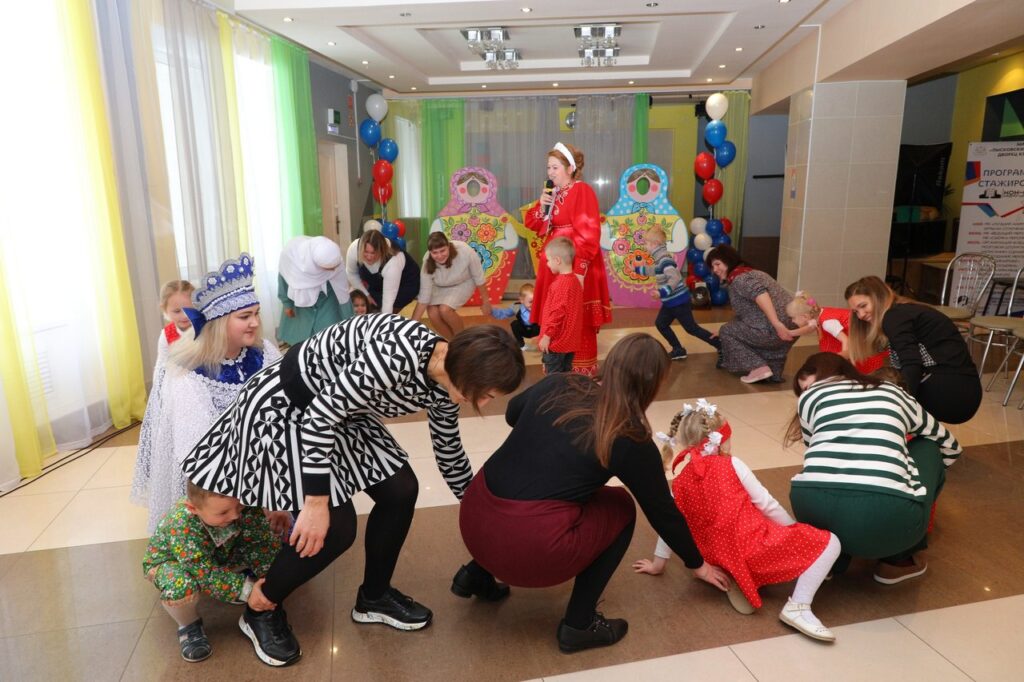Народные игры с Еленой Маловой
